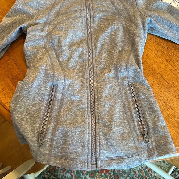 Lululemon - Picture 5 of 5